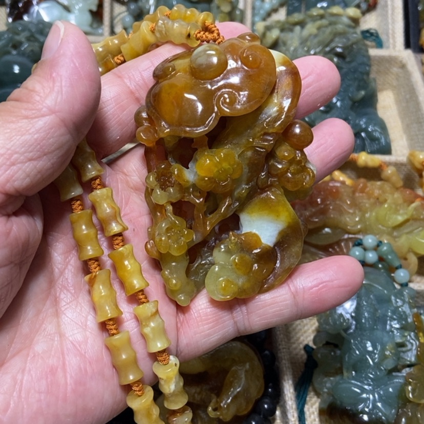 【闪购商品】蛇纹石玉颈饰未镶嵌