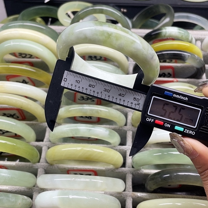 蛇纹石玉未镶嵌手镯345