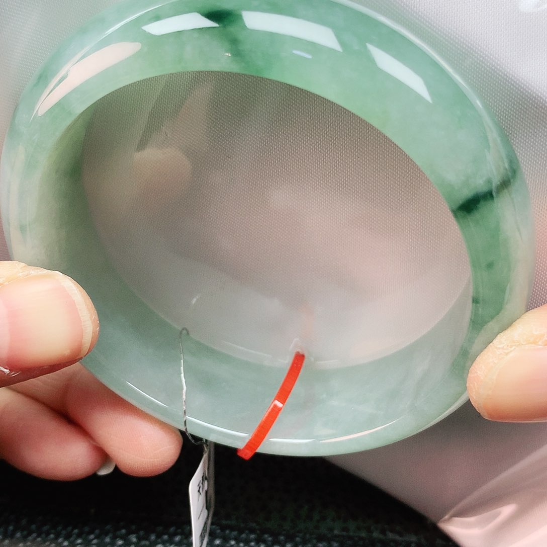 翡翠手镯未镶嵌59轮胎