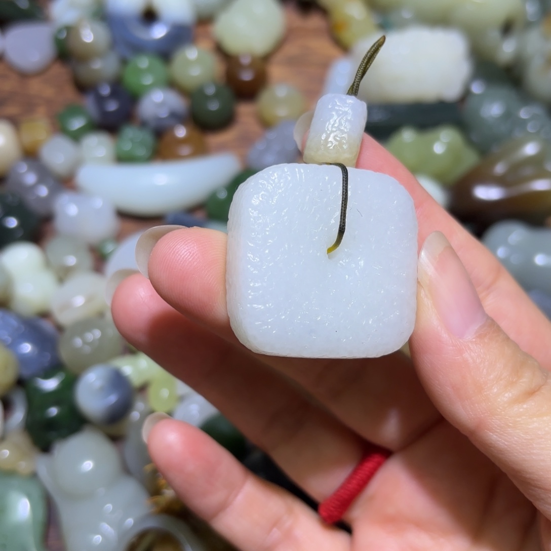 和田玉未镶嵌珠宝半成品