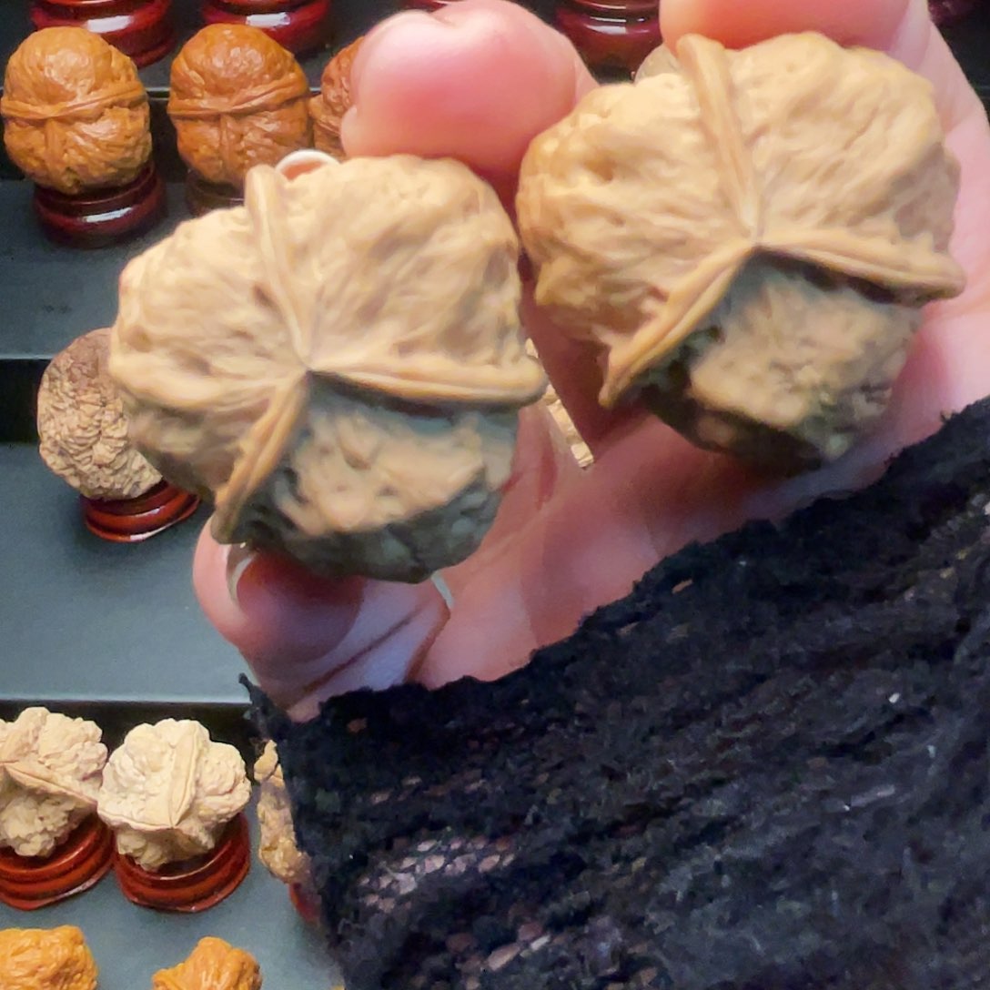 文玩核桃吊坠张*瘦三棱正角