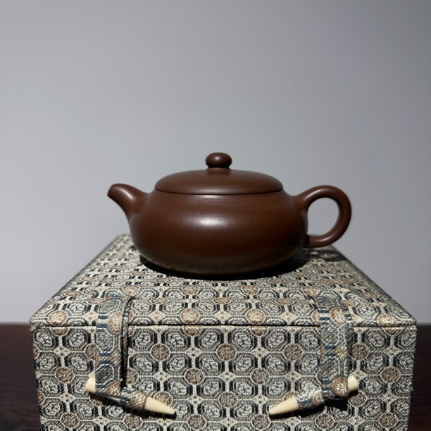 全手工【扁玉壶】150cc 原矿优质老紫泥