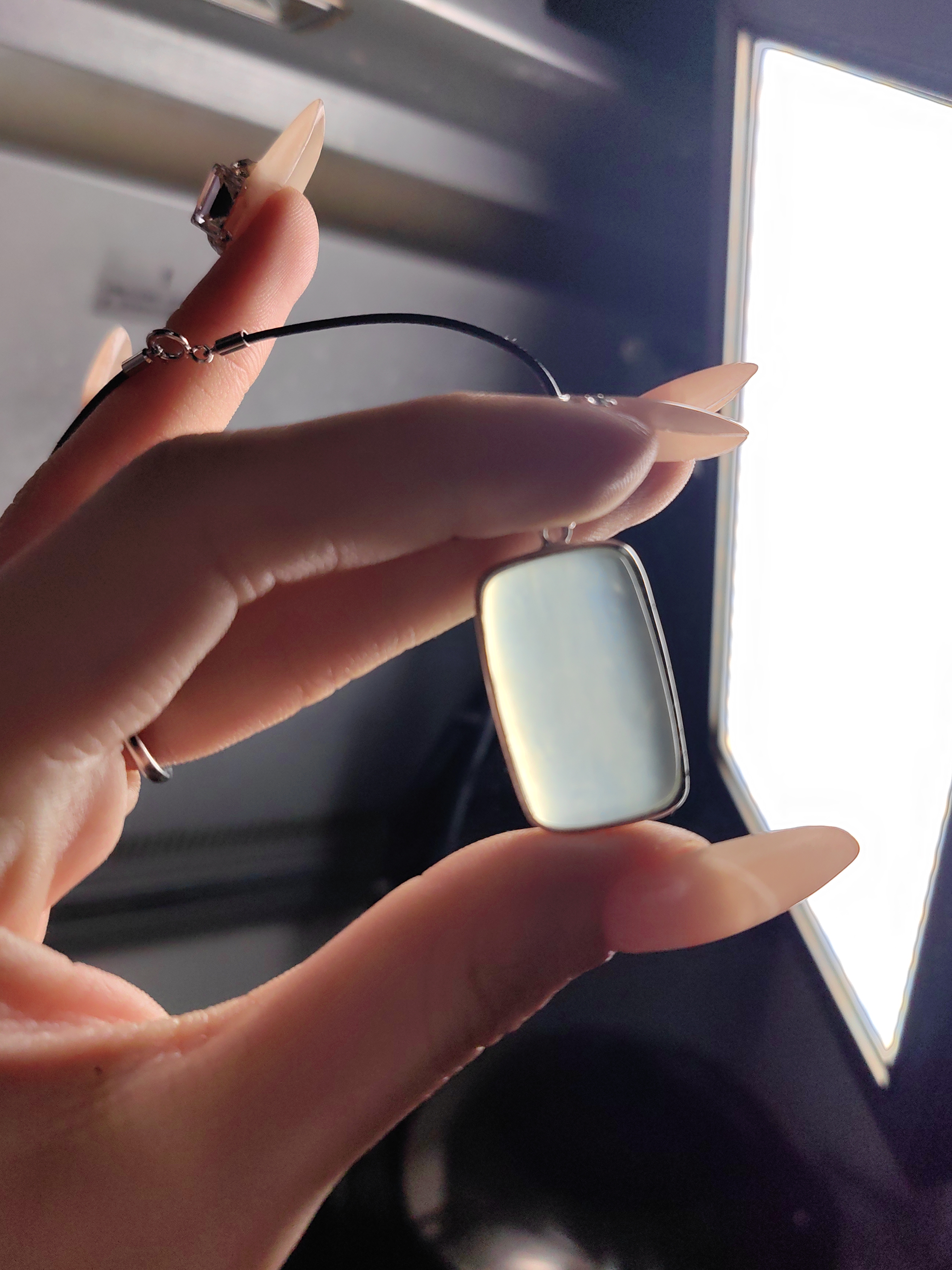 岫玉天青冻无事牌吊坠