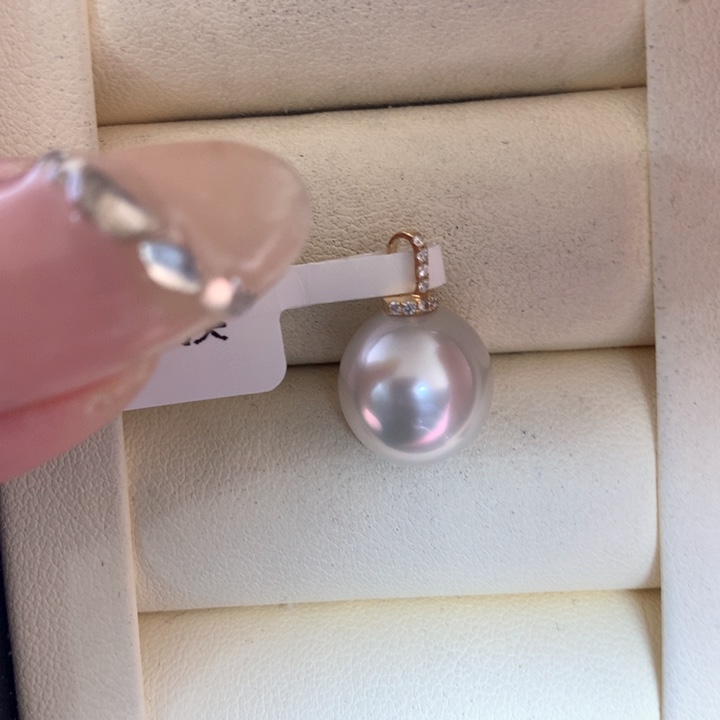 颈饰18K金镶嵌海水珍珠