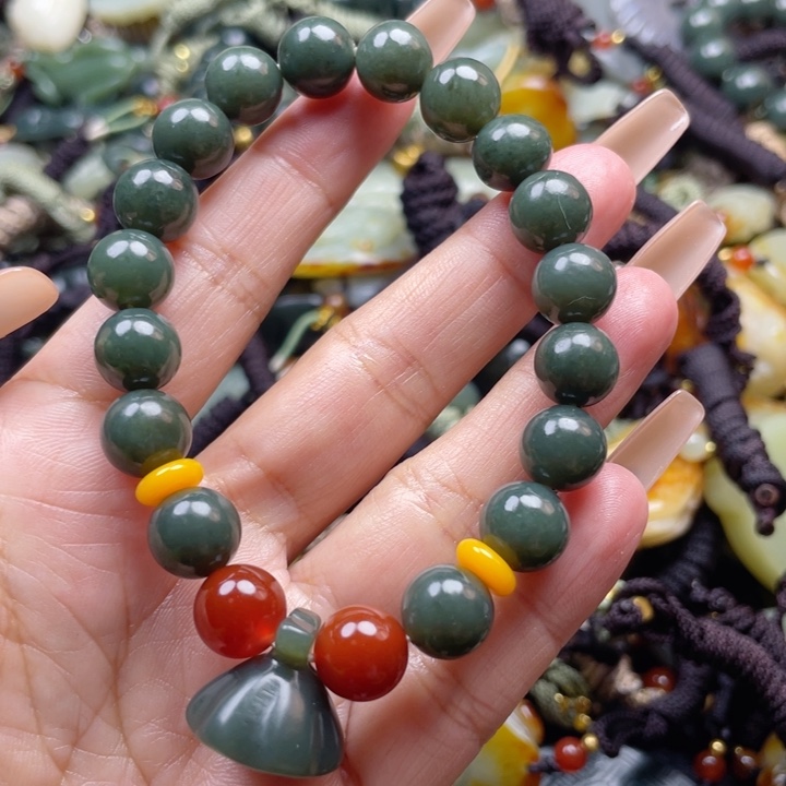 和田玉颈饰未镶嵌