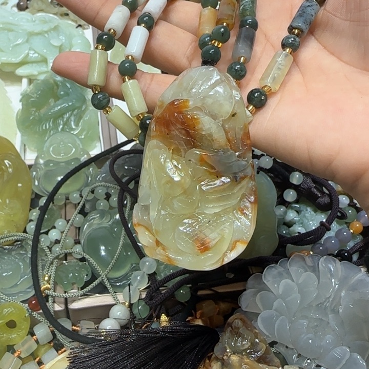 蛇纹石玉未镶嵌吊坠