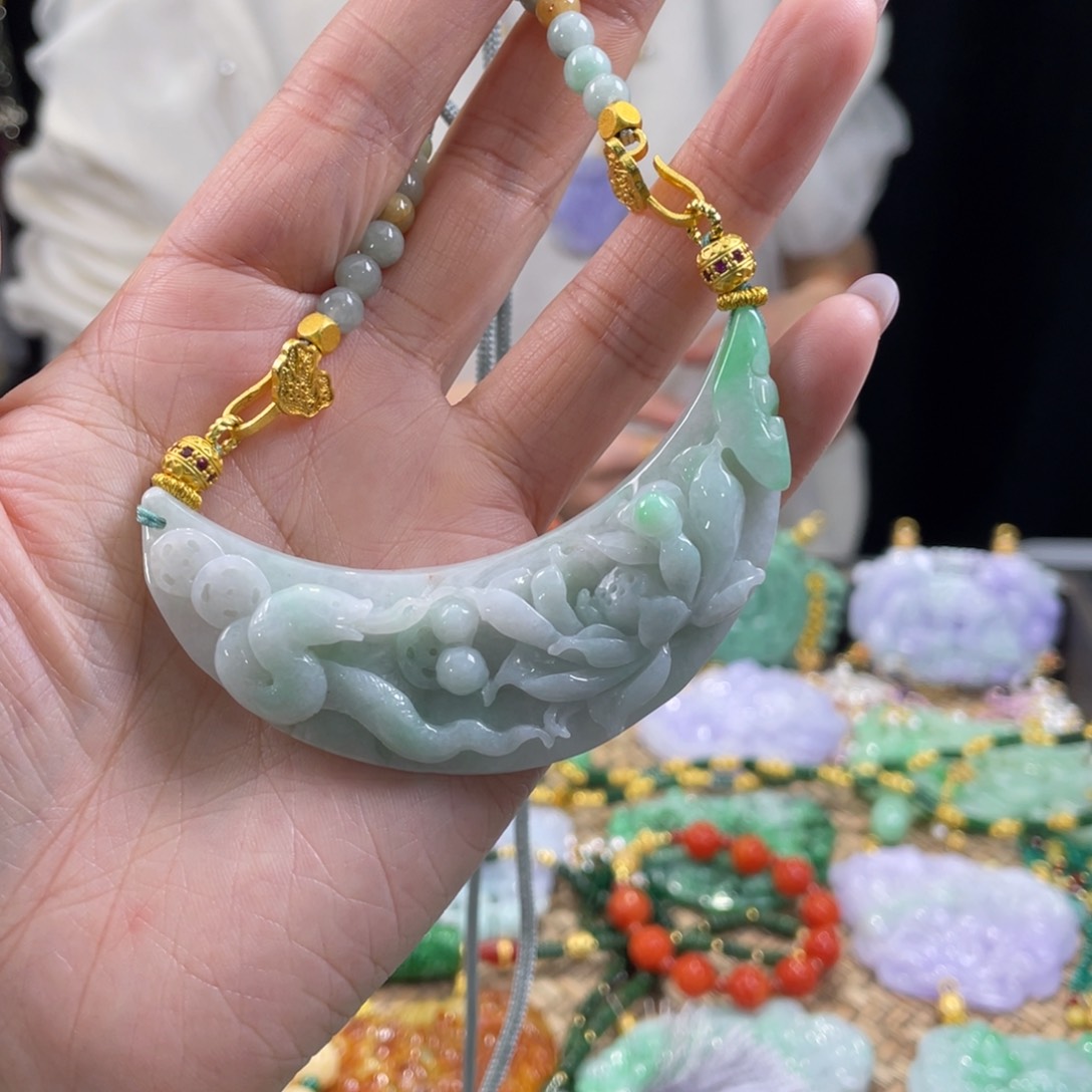 翡翠颈饰未镶嵌代编织
