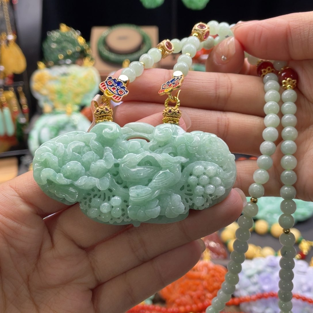 翡翠颈饰未镶嵌代编织