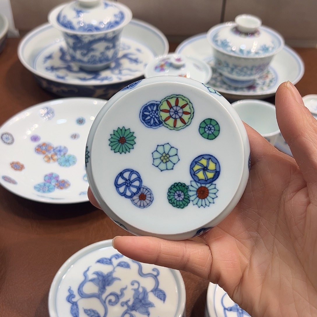 盖置斗彩皮球花盖置纯手工