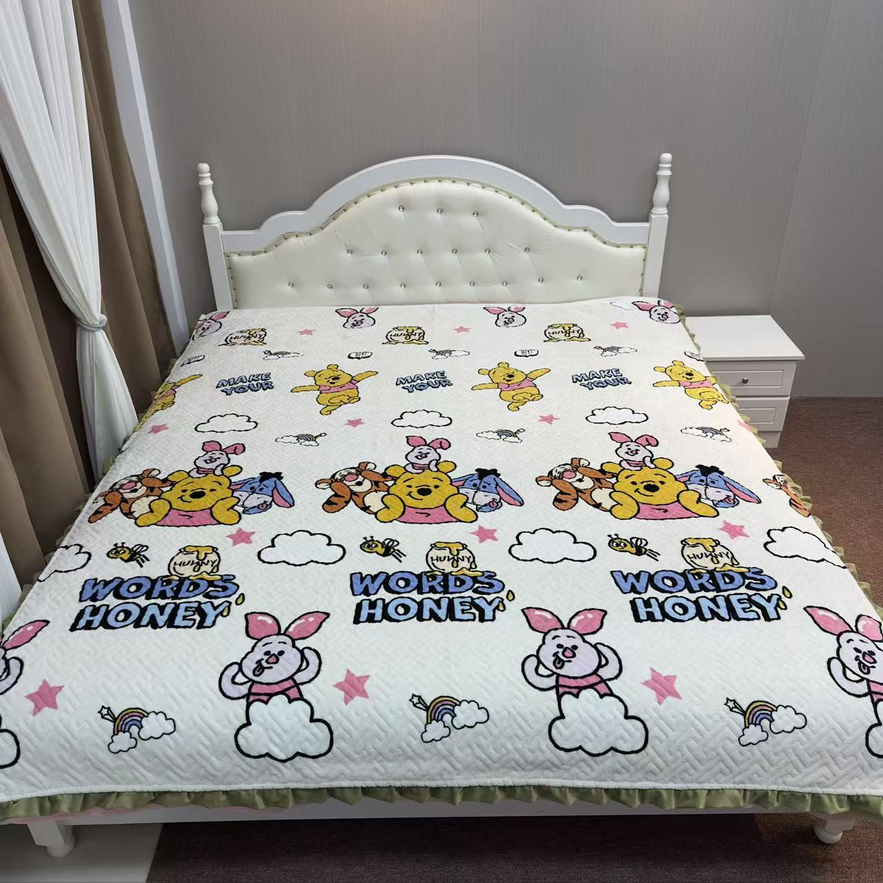 200*230CM牛奶绒床盖 卡通黄色小熊款 圆角花边亲肤加厚绗缝