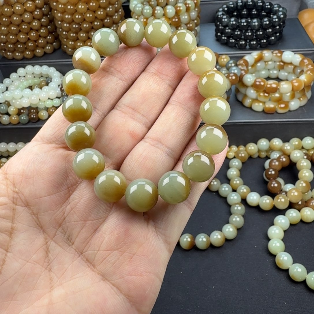 芒****和田玉未镶嵌手链