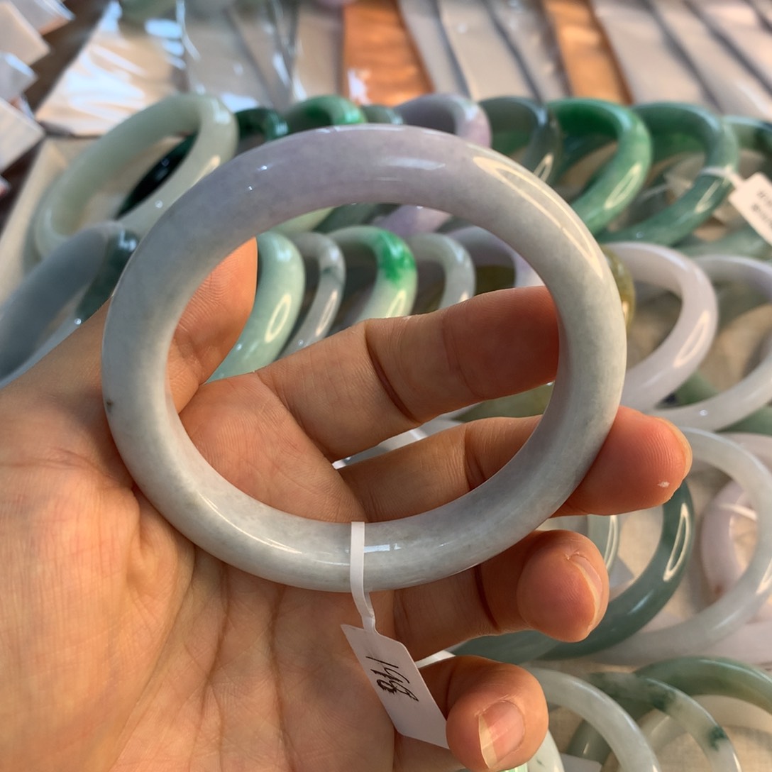 翡翠手镯未镶嵌一抹紫色57