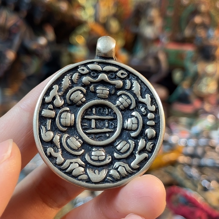 ι***Ω琉璃手工艺品我也不知道我为什么要这样对