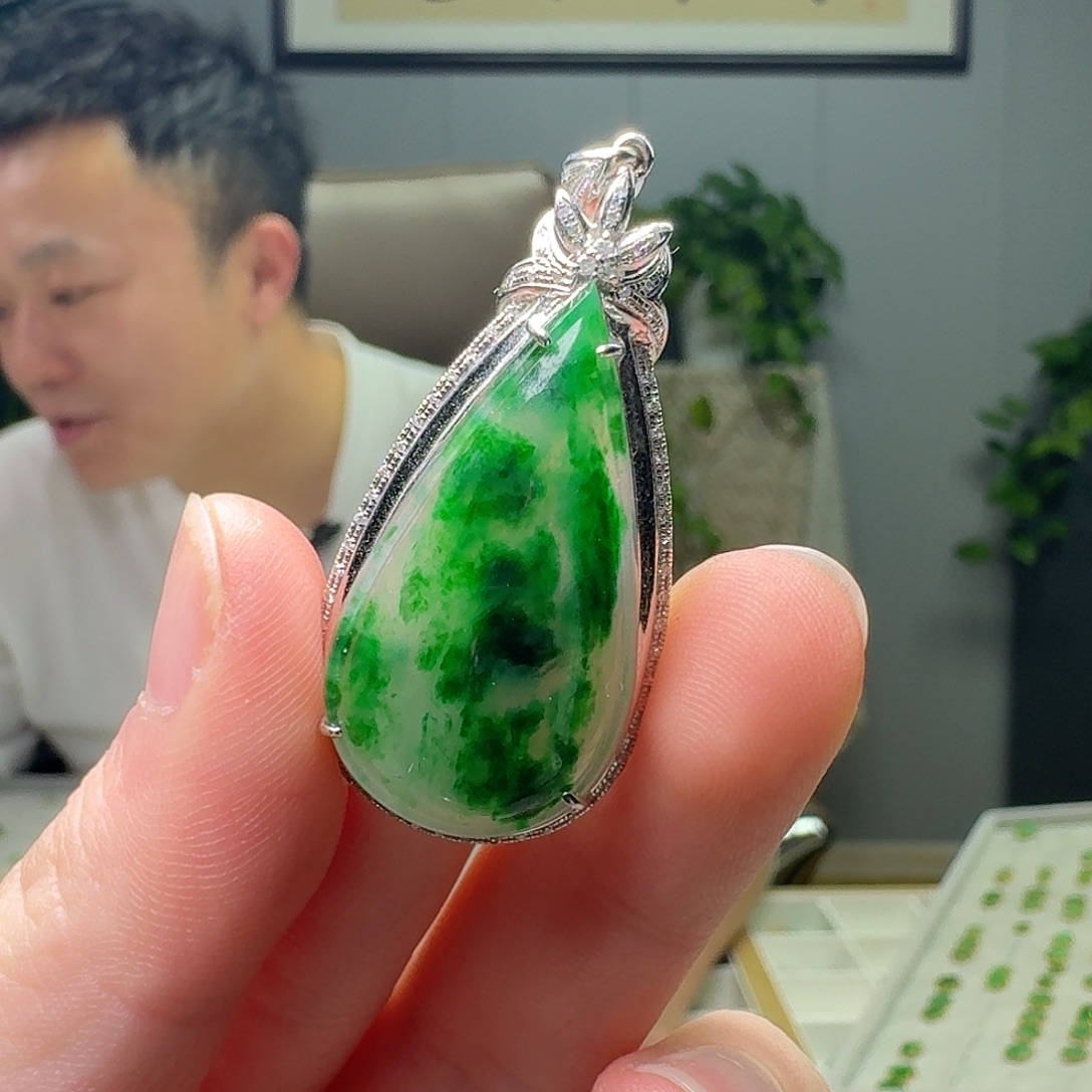 翡翠18K金镶嵌吊坠(不含链)天然