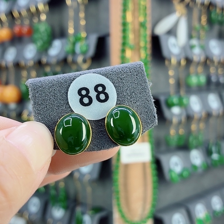 和田玉18K金镶嵌耳饰