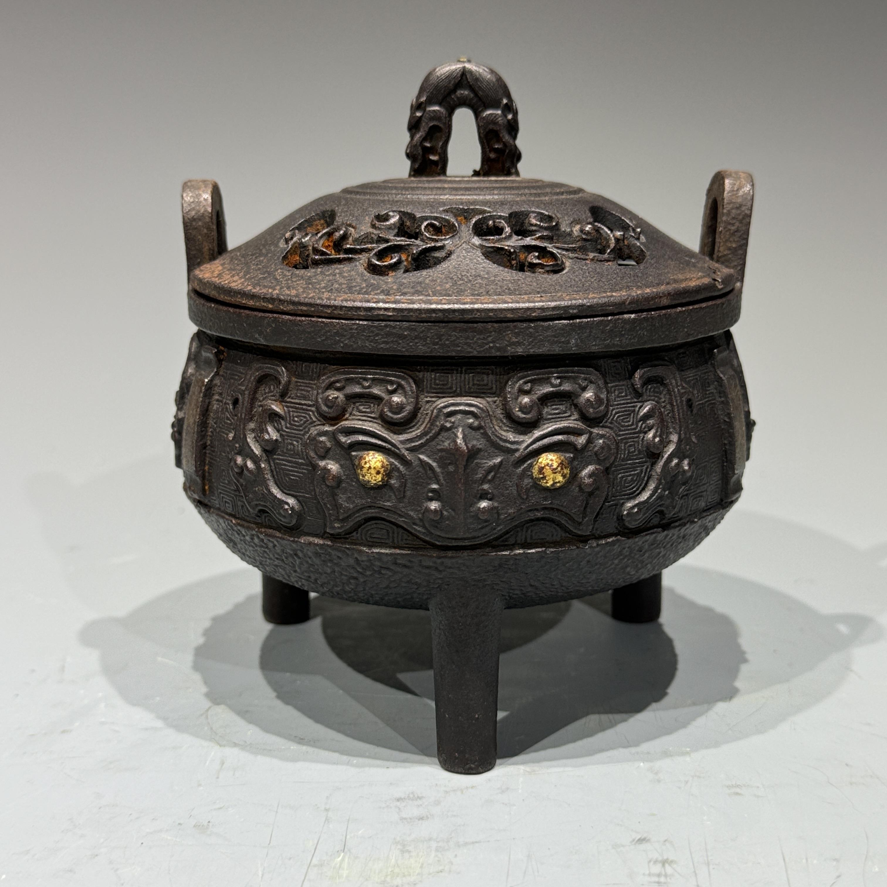 4825 清中期 铁错金鼎式炉