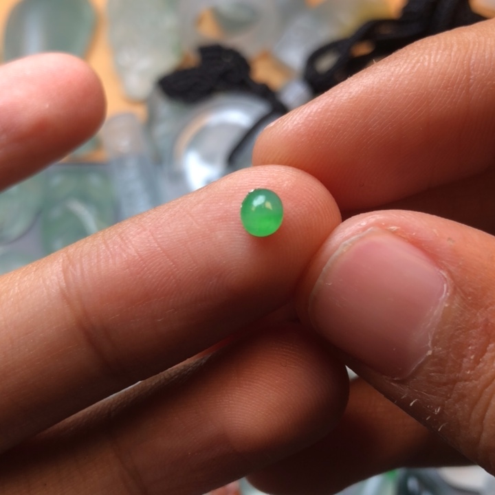 定制翡翠未镶嵌挂件