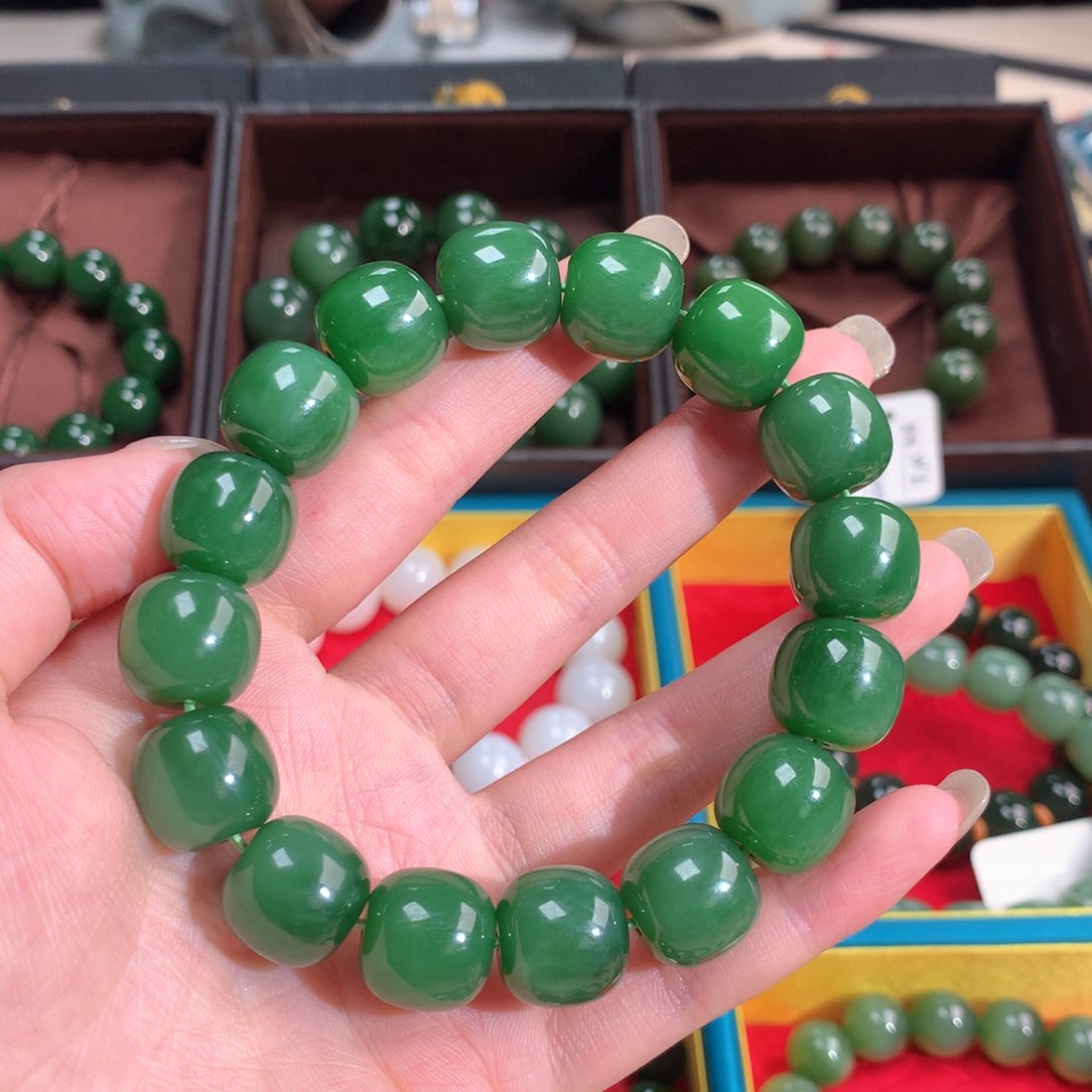 和田玉（碧玉）手串未镶嵌凯*