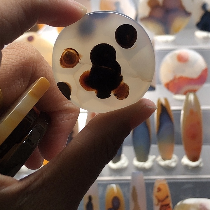 玛瑙/玉髓未镶嵌珠宝半成品150