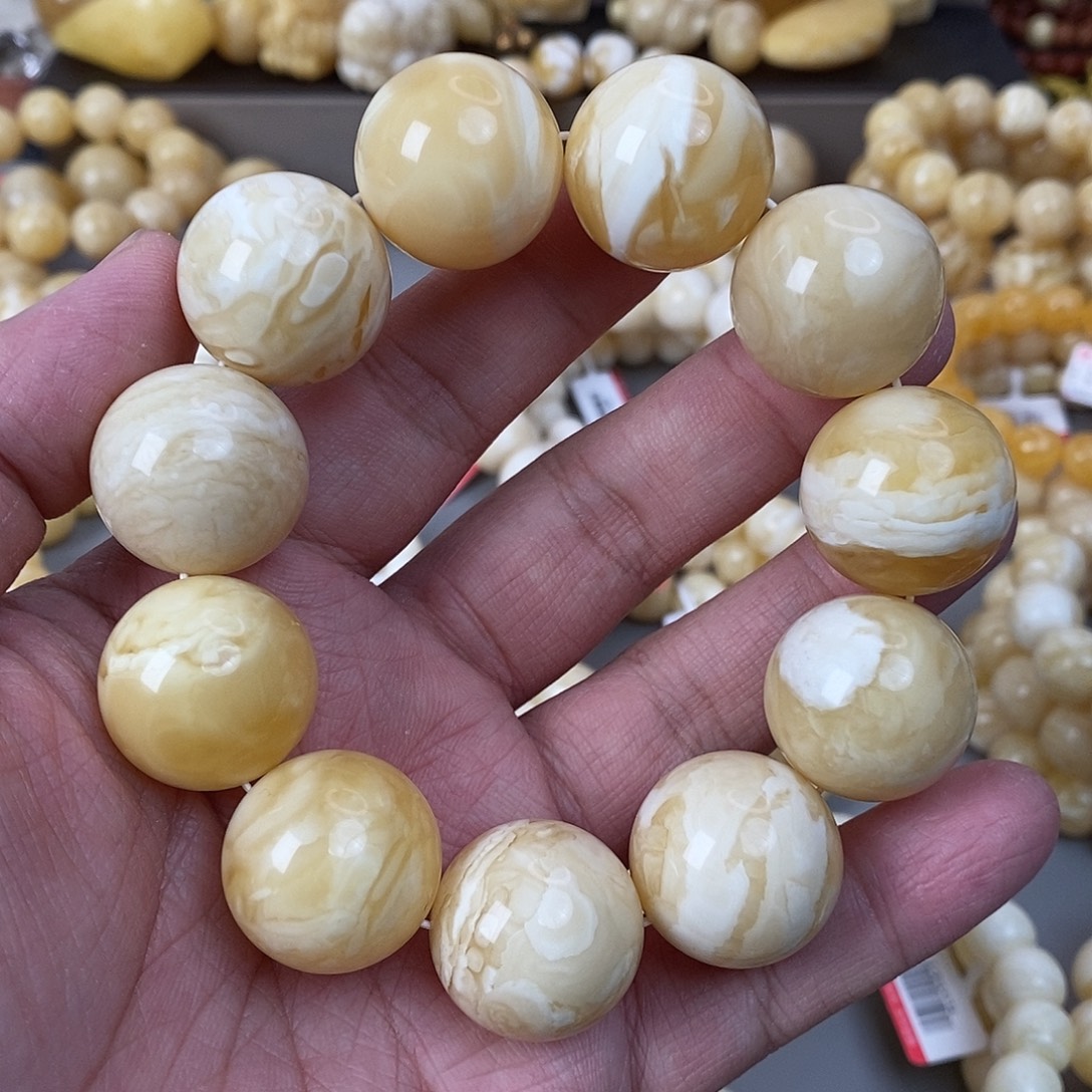 蜜蜡未镶嵌珠宝奇石81g 23+mm