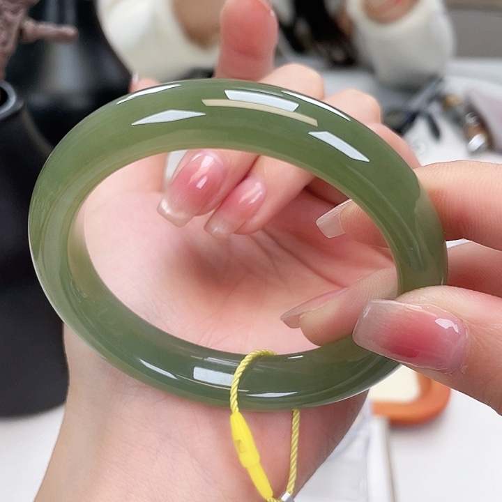 和田玉手镯60未镶嵌