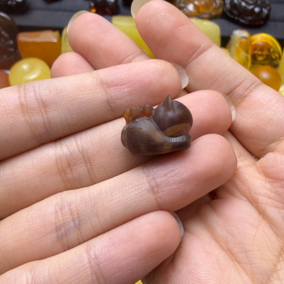 蜜蜡未镶嵌珠宝奇石