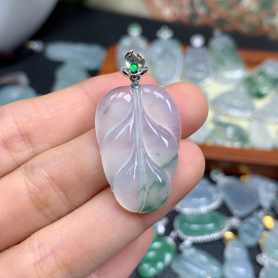 翡翠颈饰18K金镶嵌翡翠