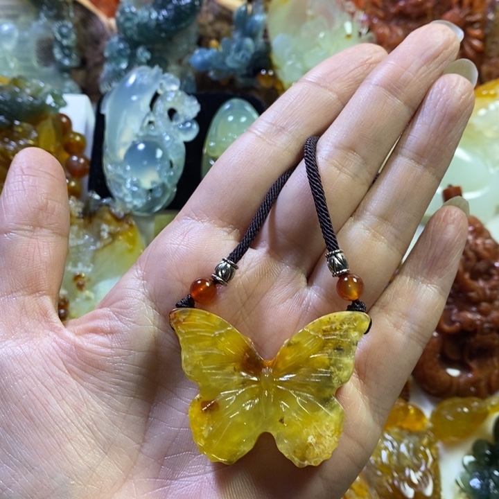 蛇纹石玉未镶嵌颈饰