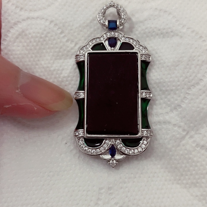 翡翠颈饰未镶嵌翡翠L