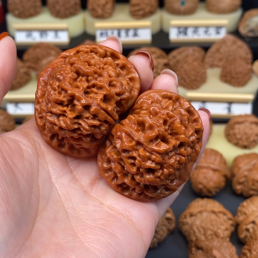 吊坠文玩核桃生****行官帽