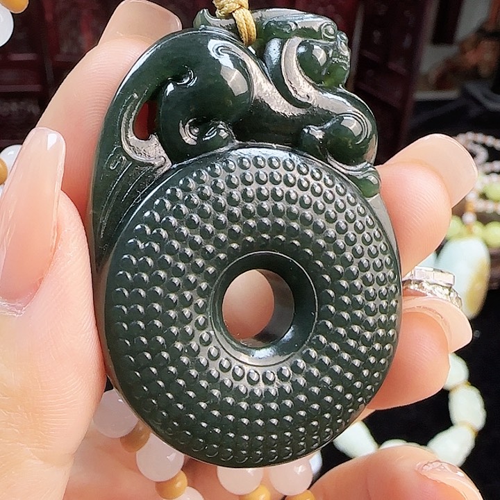 和田玉未镶嵌颈饰定制发货