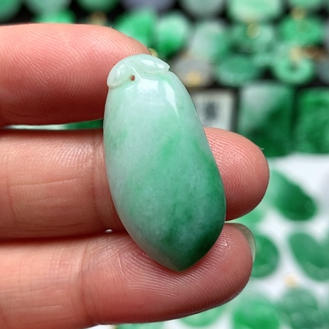 翡翠吊坠(不含链)18K金镶嵌