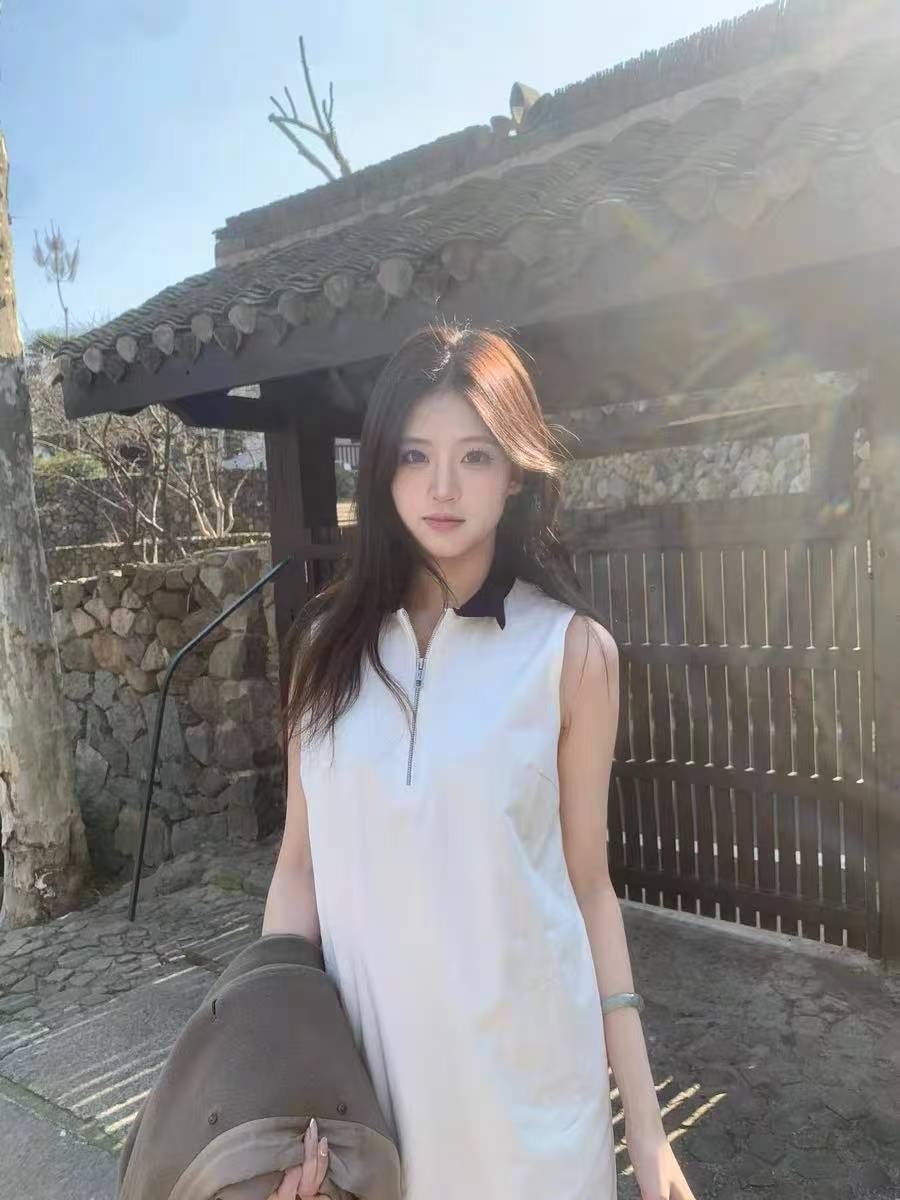 白色高级感polo领无袖连衣裙女夏季新款时尚气质显瘦休闲背心短裙