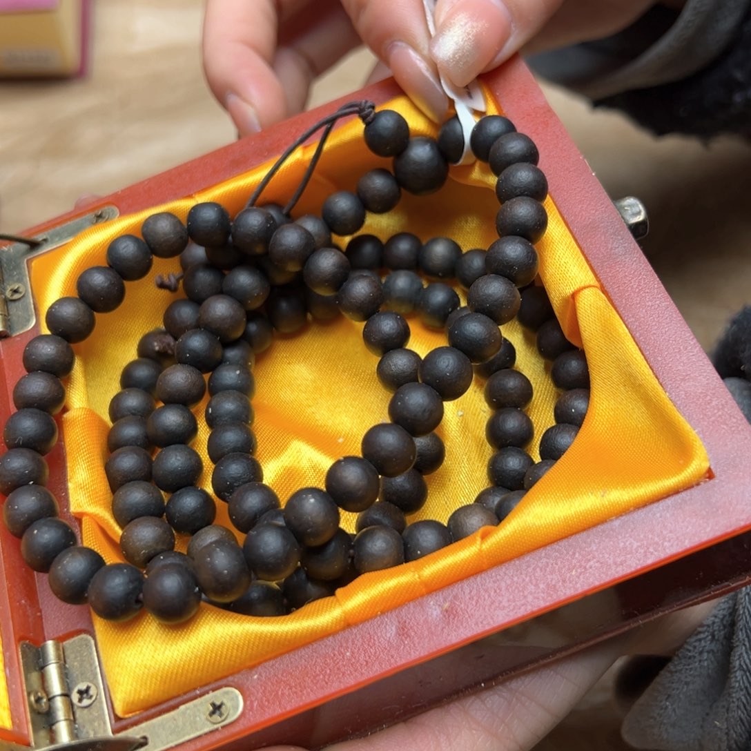 大叶紫檀（黑酸枝木类）