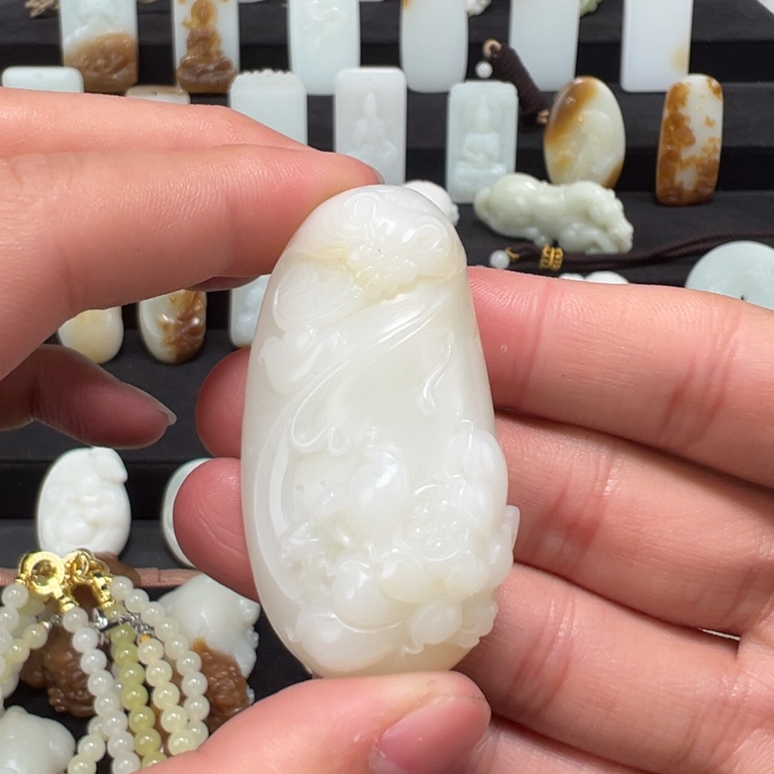 和田玉颈饰未镶嵌