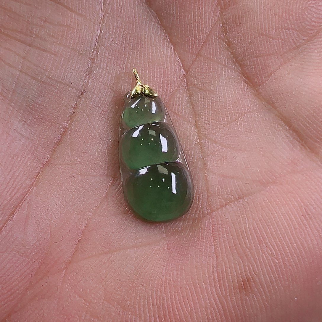 欢****翡翠18K金镶嵌颈饰天然缅甸翡翠A货