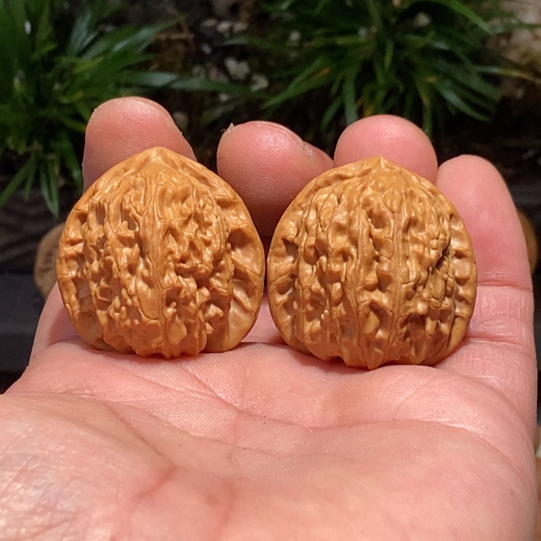 文玩核桃把件三角白33