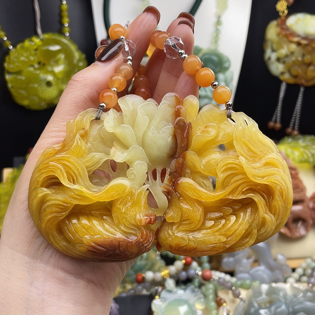 未镶嵌蛇纹石玉颈饰