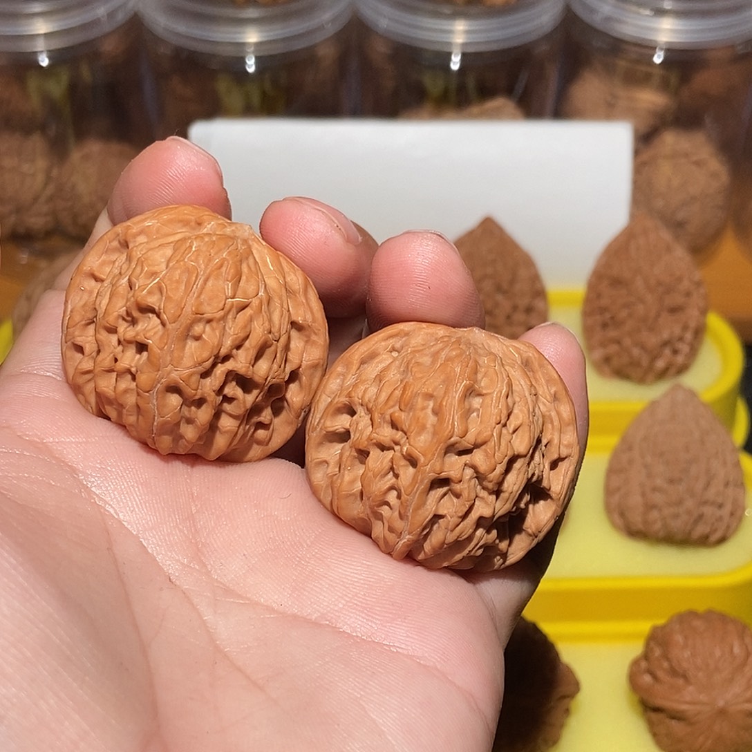 小***H吊坠文玩核桃磨盘