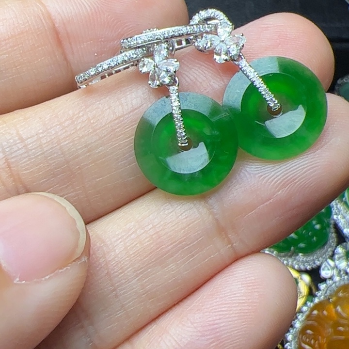 翡翠18K金镶嵌耳饰