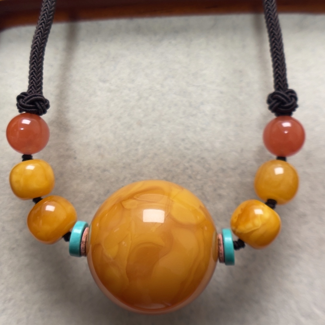 蜜蜡未镶嵌项链锁骨