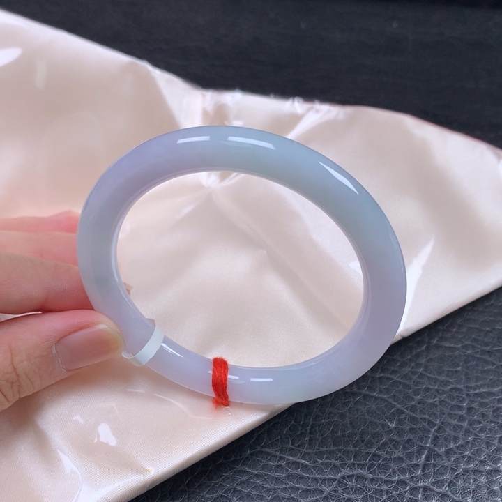 翡翠未镶嵌手镯（圆镯）