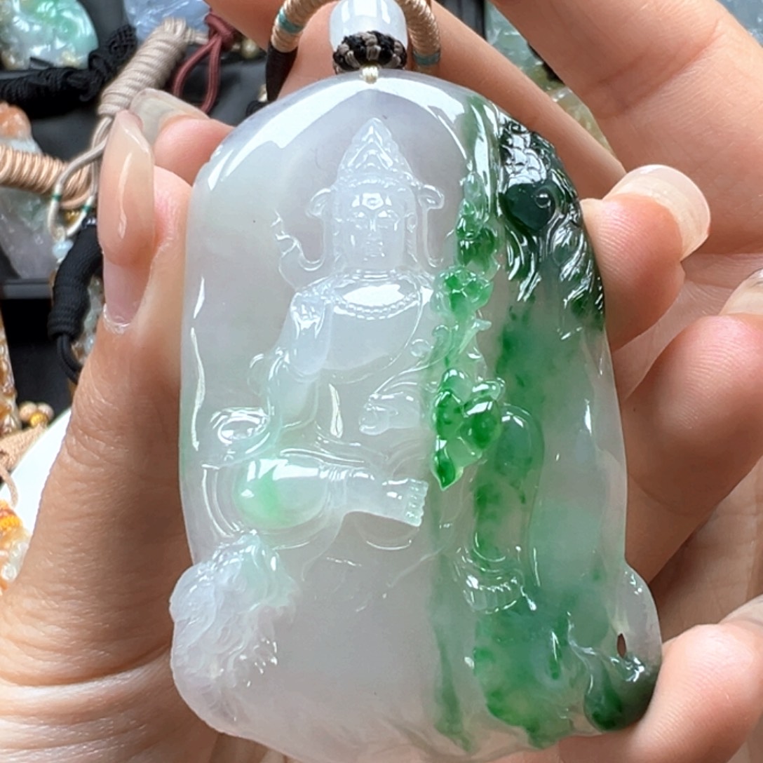 翡翠颈饰未镶嵌观音
