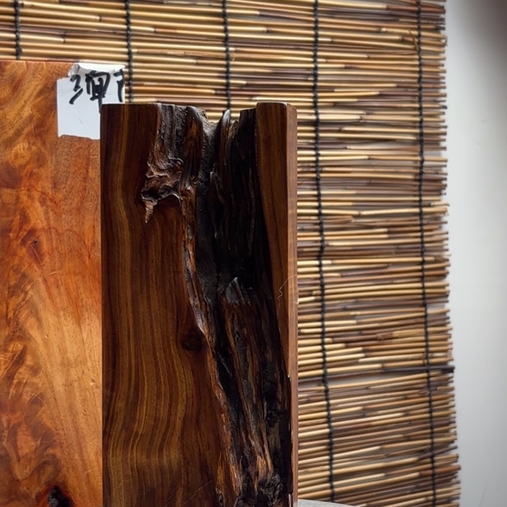 无***语大叶紫檀（黑酸枝木类）