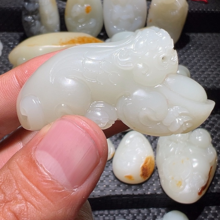 人***那和田玉未镶嵌颈饰
