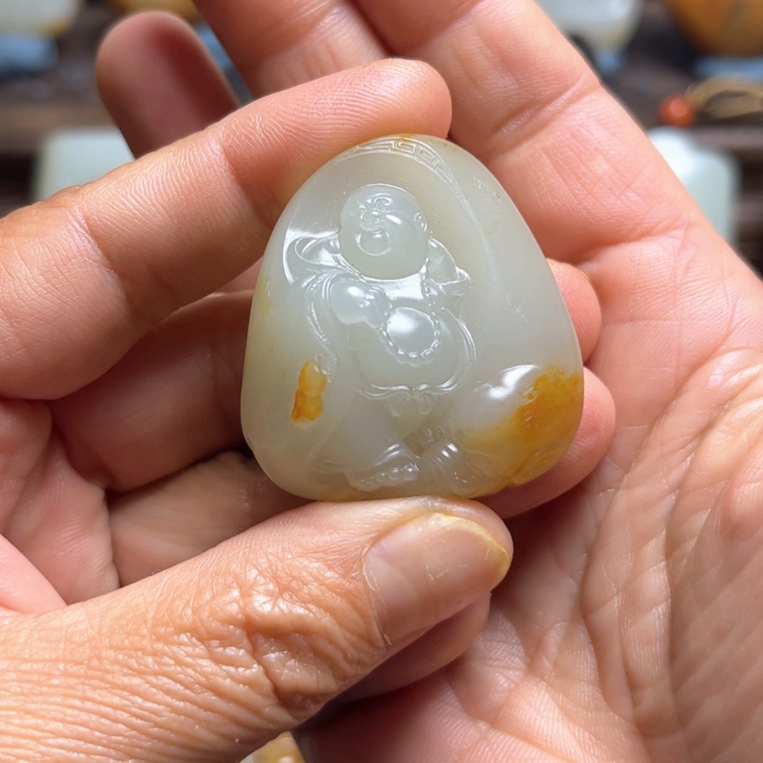 和田玉未镶嵌颈饰笑**切