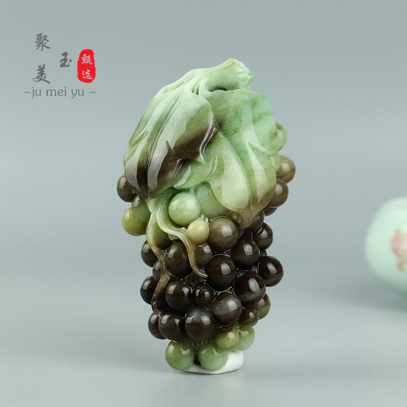 独山玉民族风葡萄手工雕刻把玩件独特赏玩（多样性发货拍一发一）