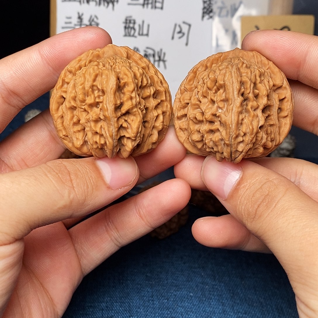 手串文玩核桃楼子