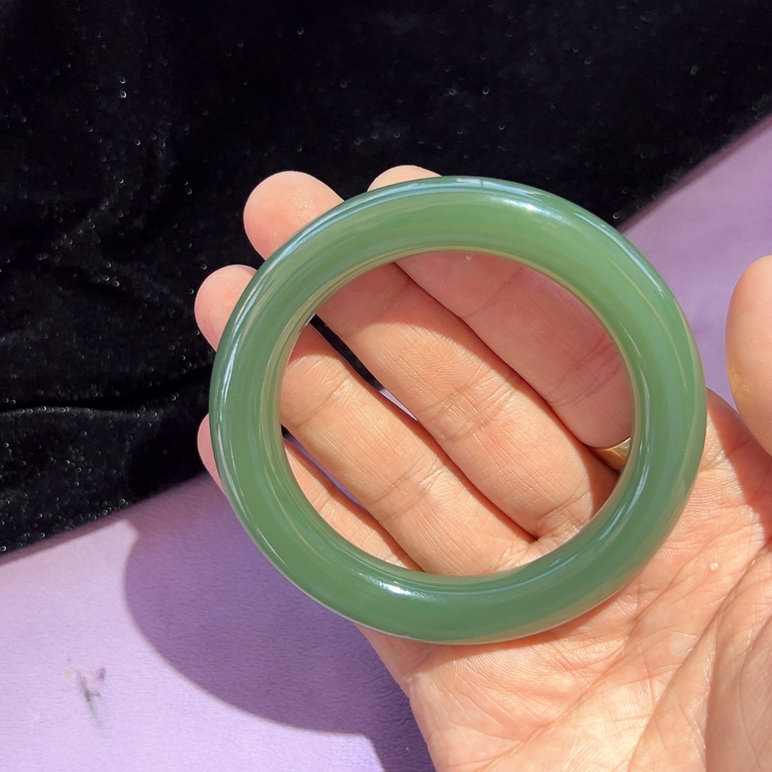 和田玉手镯未镶嵌毕业级鸭蛋青豪华巨漏天花板级别