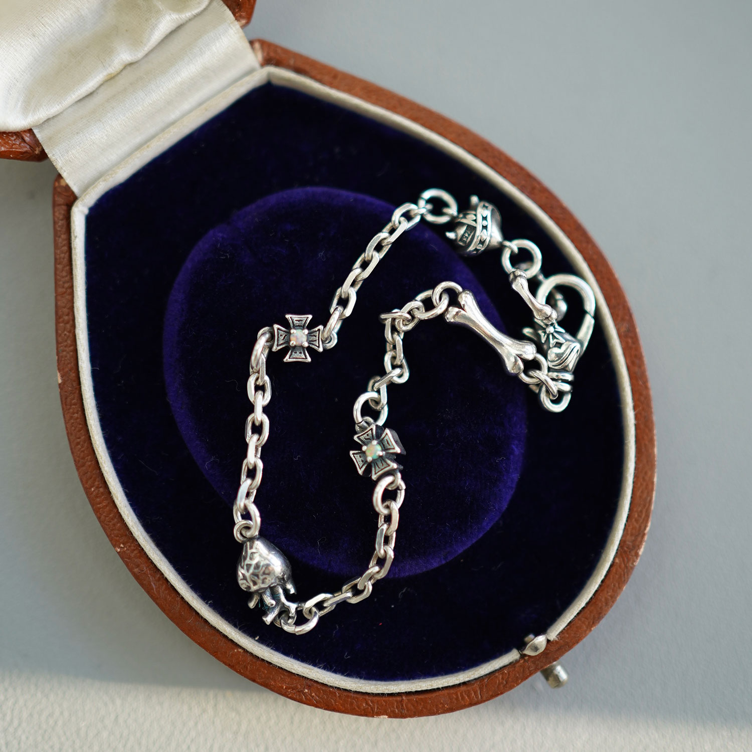 925银手链 睡莲生生世世 原创设计心脏恶魔骨头元素925纯银手链